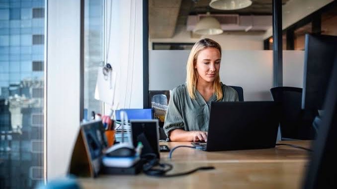 پردرآمدترین شغل‌های دنیا برای زنان کدام‌اند؟